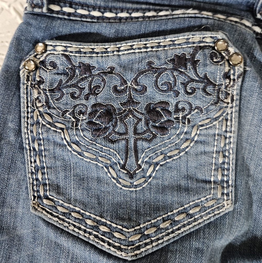 Wrangler Rock 47 Embroidered Back Pocket Bootcut Jeans - Blue Size 12/14 - Picture 2 of 12